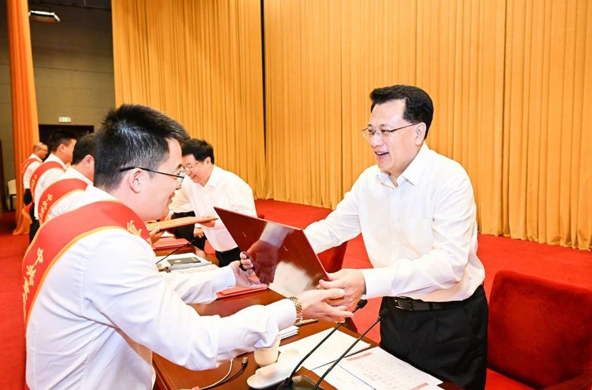 6月，公司获评为“重庆市优秀民营企业”。_08.jpg